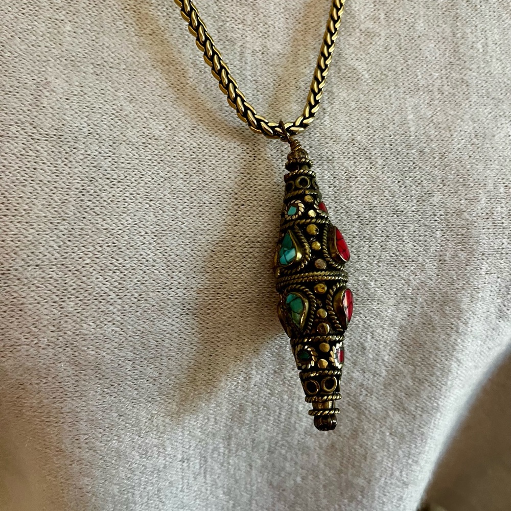 Elegant Multicolor Moroccan-Style Stone Pendant Necklace